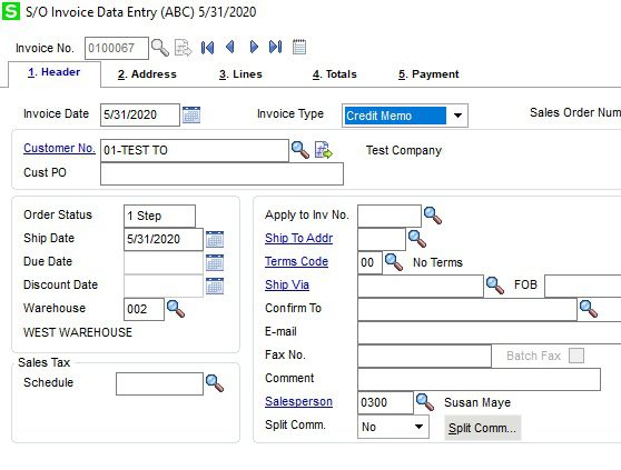 Invoice Data Entry, select the Invoice number, Customer Number, Invoice Type select: Credit Memo.